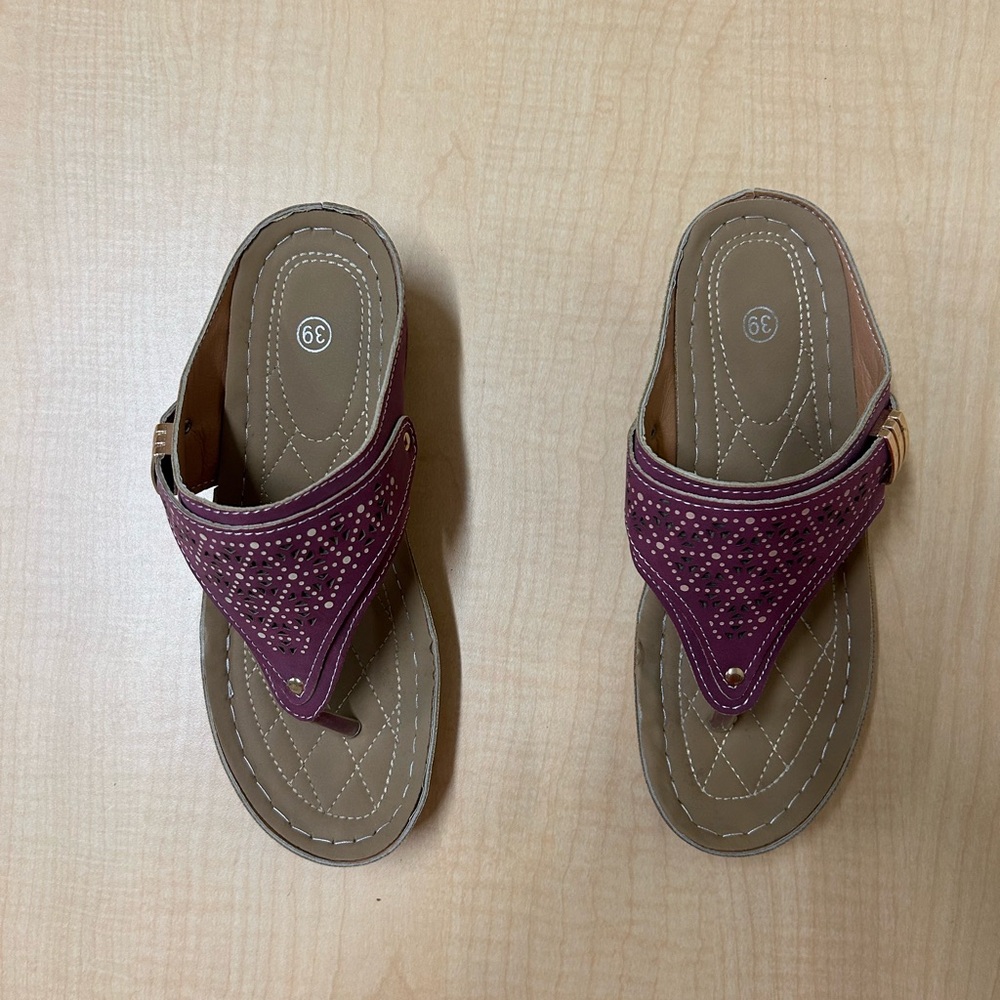 Elegant Women's Sandals in Purple